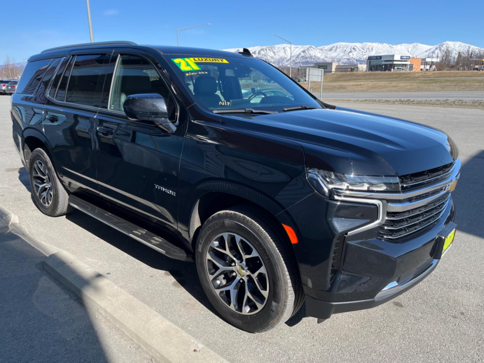 2021 BLACK /Black CHEVROLET TAHOE LT (1GNSKNKD0MR) with an 5.3L engine, Automatic transmission, located at 1960 Industrial Drive, Wasilla, 99654, (907) 274-2277, 61.573475, -149.400146 - Photo #5